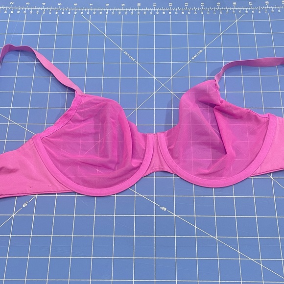 🦁SKIMS Style: No Show Molded Unlined Demi (BR-DEM-1883). - Picture 7 of 10